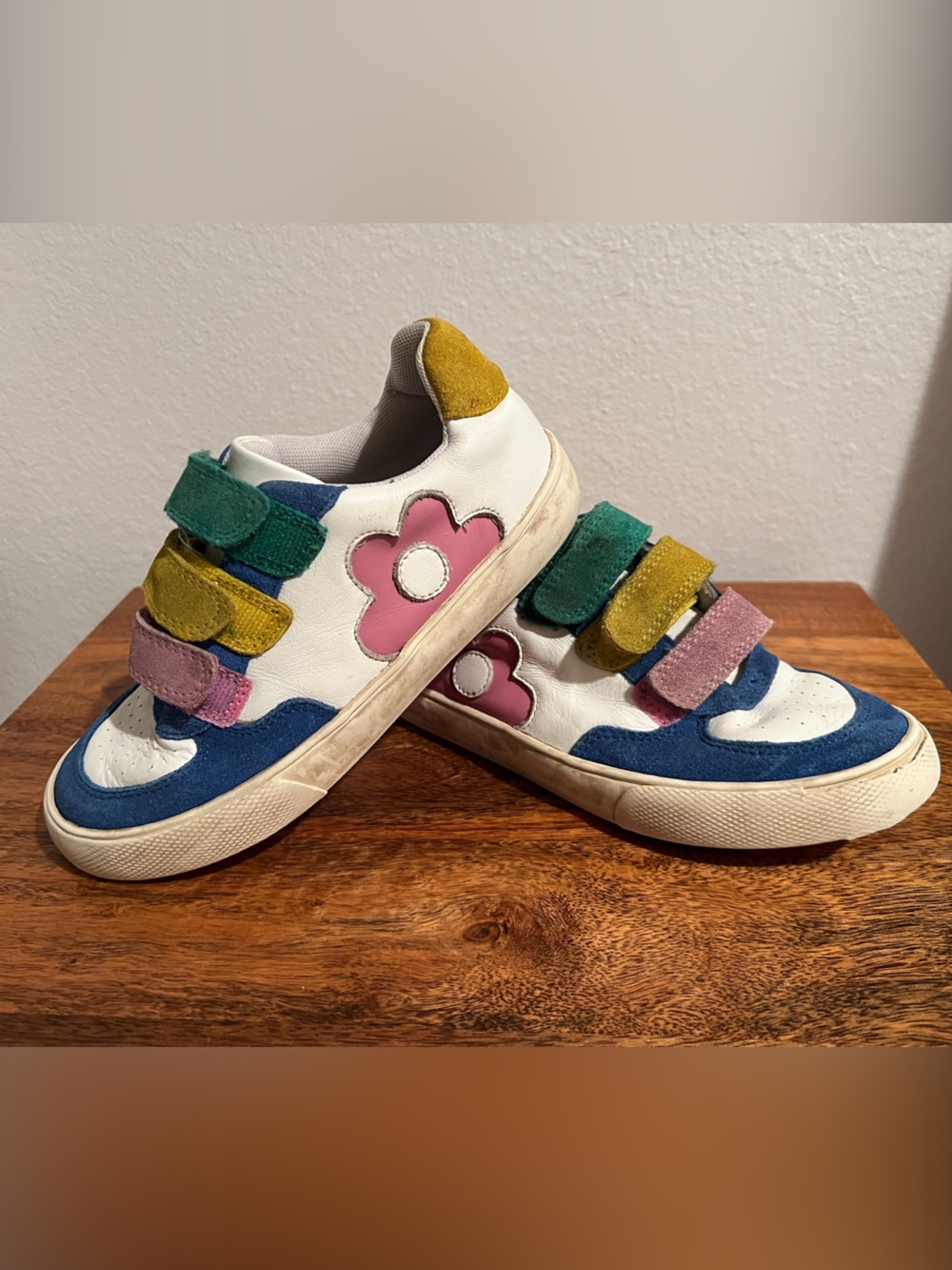 Mini Boden White Sneakers with Pink Flower & Multicolor Suede Straps